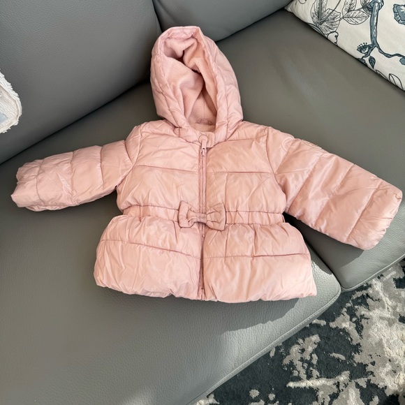 Pink baby girls puffer jacket by BabyGap size 12-18 months  like new - Picture 1 of 4
